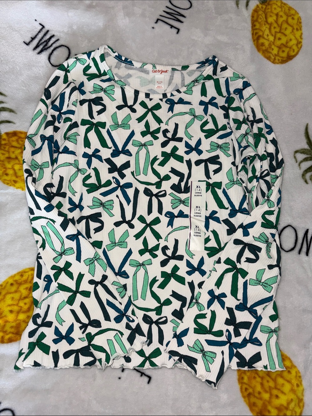 Cat & Jack White Long-Sleeve Top with Green & Blue Bow Print 14
